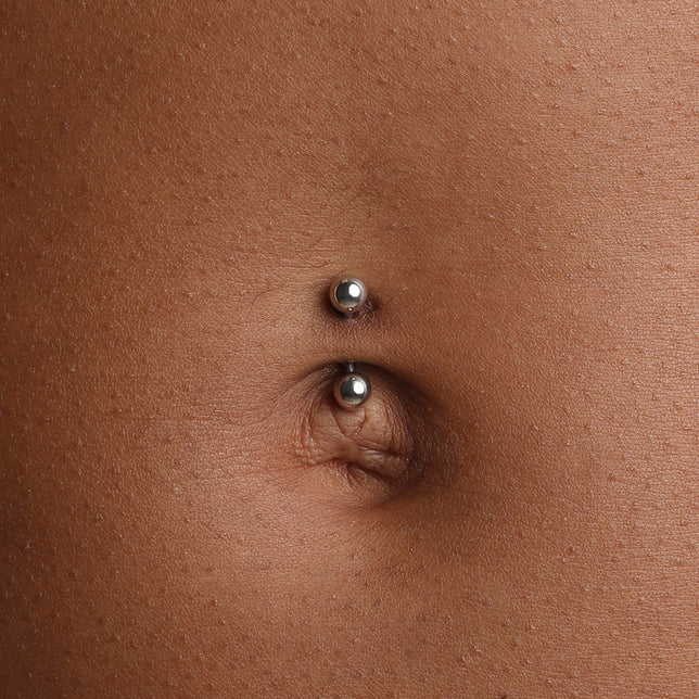Essential Ball Titanium Belly Bar in Silver