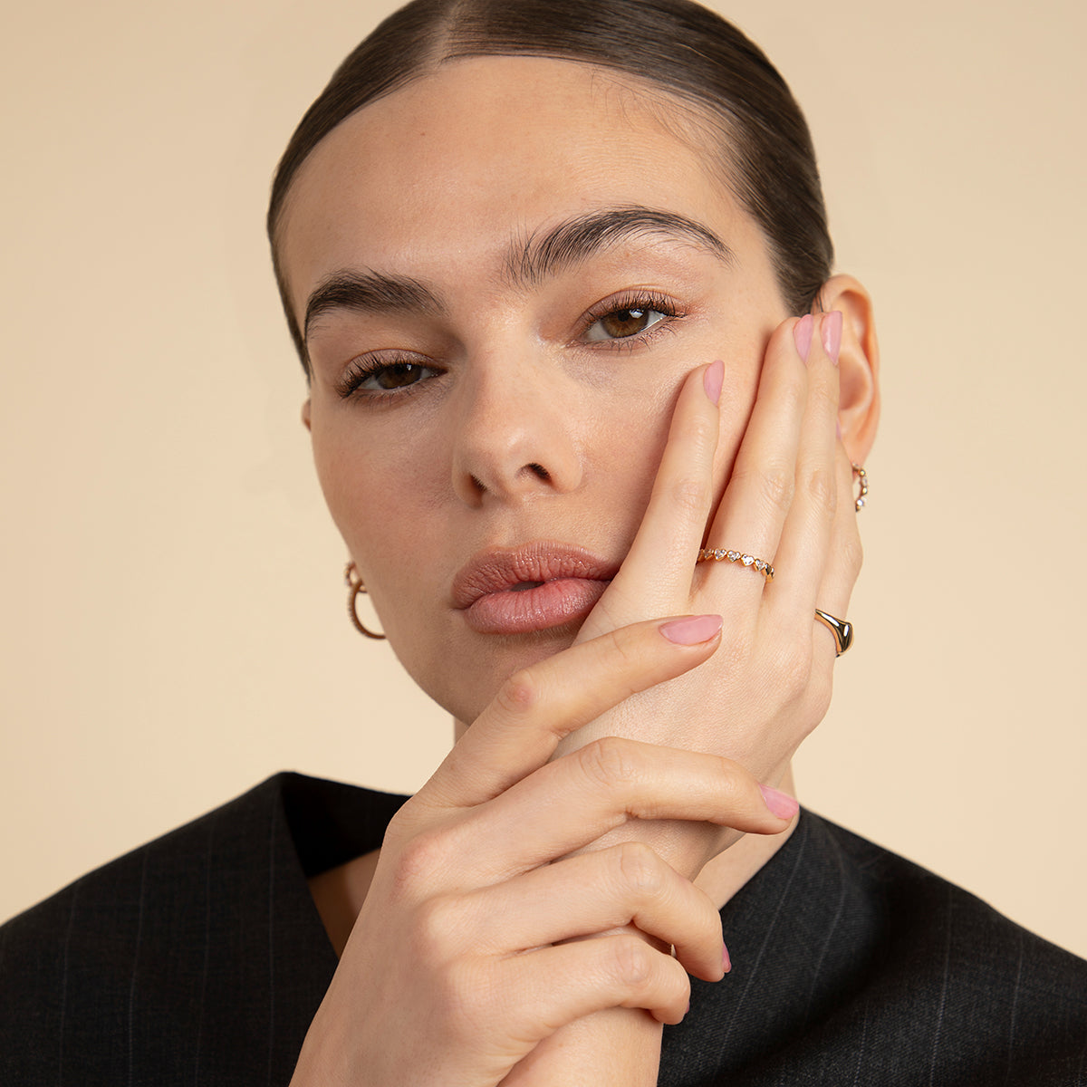 Heart Bezel Band Ring in Gold