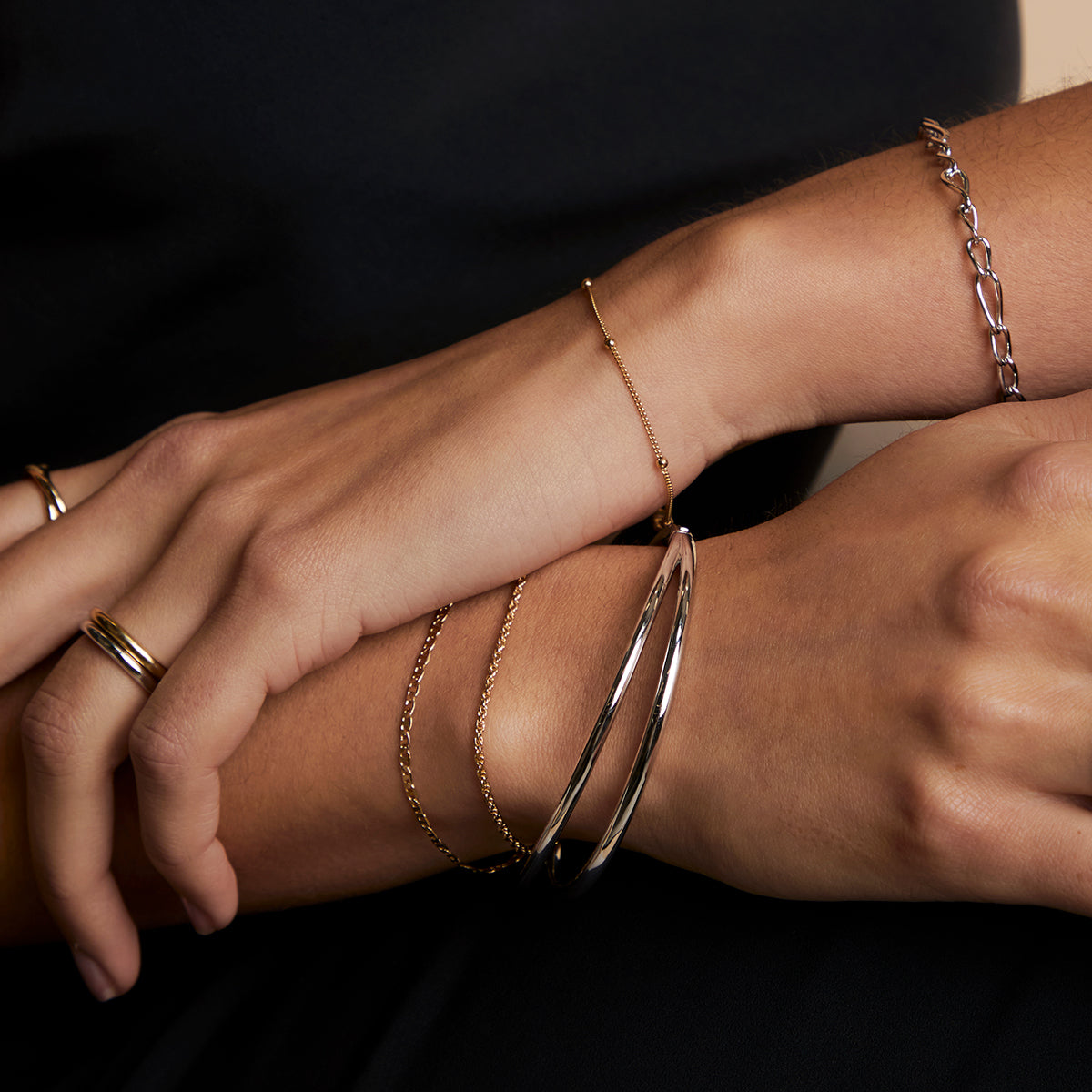 Crossover Illusion Bangle in Silver