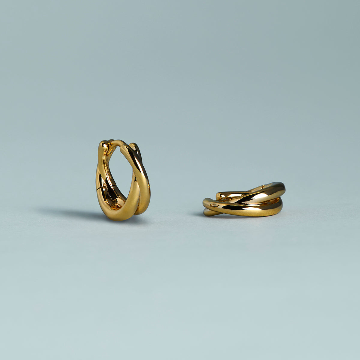 Crossover Illusion Huggies in Gold