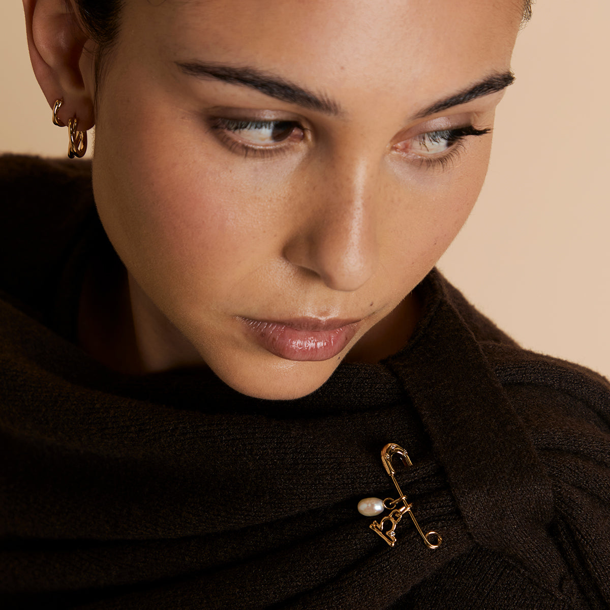 Charm Pin Brooch in Gold-Astrid &amp; Miyu