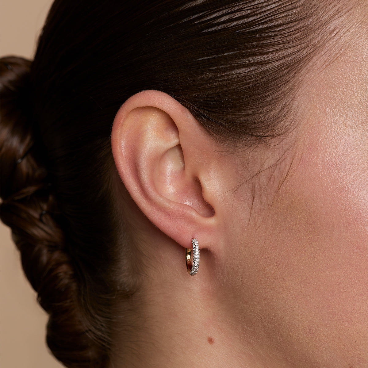 Pavé Essential Small Hoops in Gold