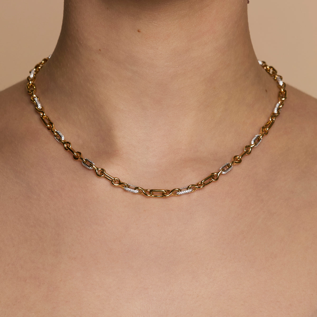 Pavé Chain Link Necklace in Gold