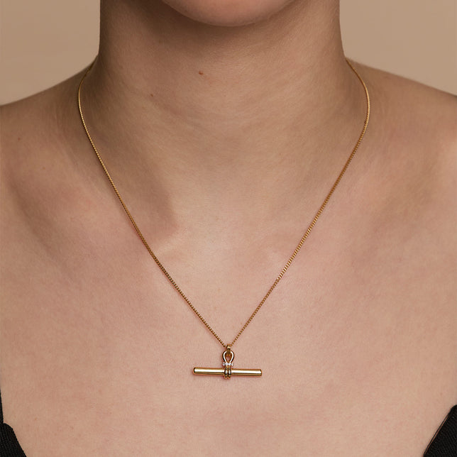 Hardware T-Bar Pendant Necklace in Gold