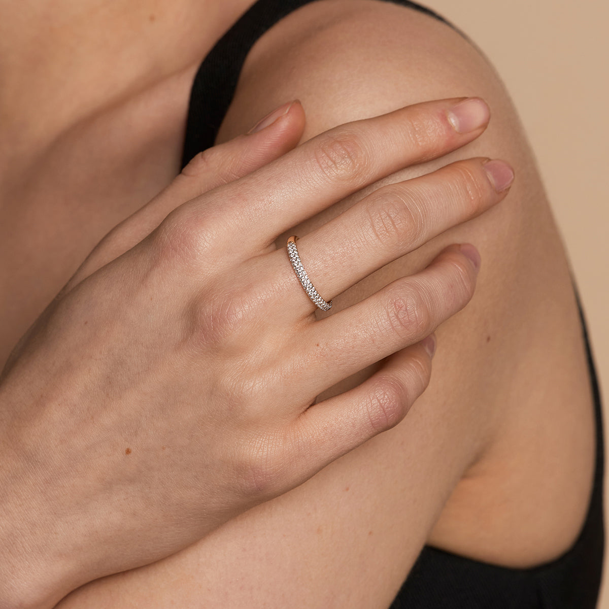 Pavé Essential Band Ring in Gold