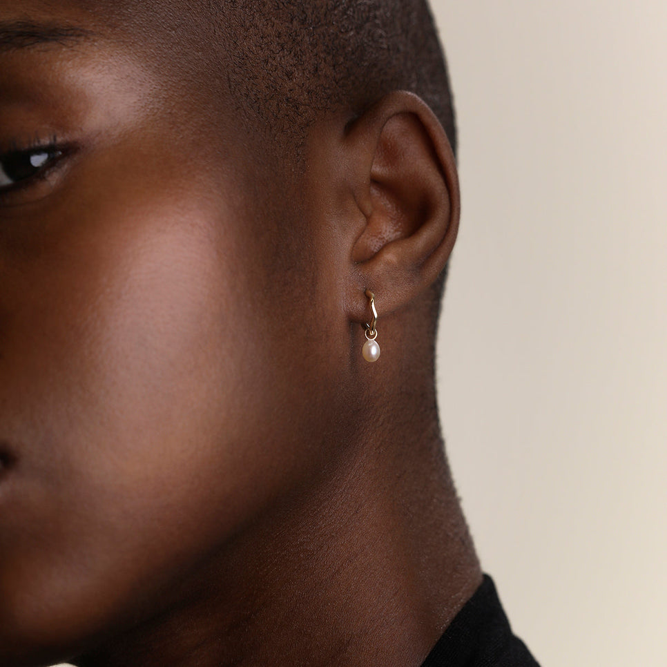 Scalloped Pearl Charm Huggies in Solid Gold-Astrid &amp; Miyu