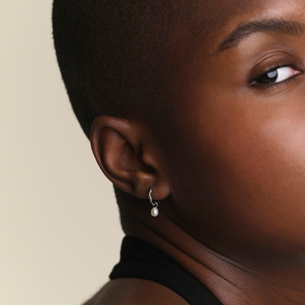 Scalloped Pearl Charm Huggies in Solid White Gold-Astrid &amp; Miyu