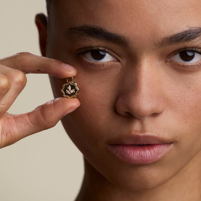 Scalloped Coin Clip Charm in Gold-Astrid &amp; Miyu