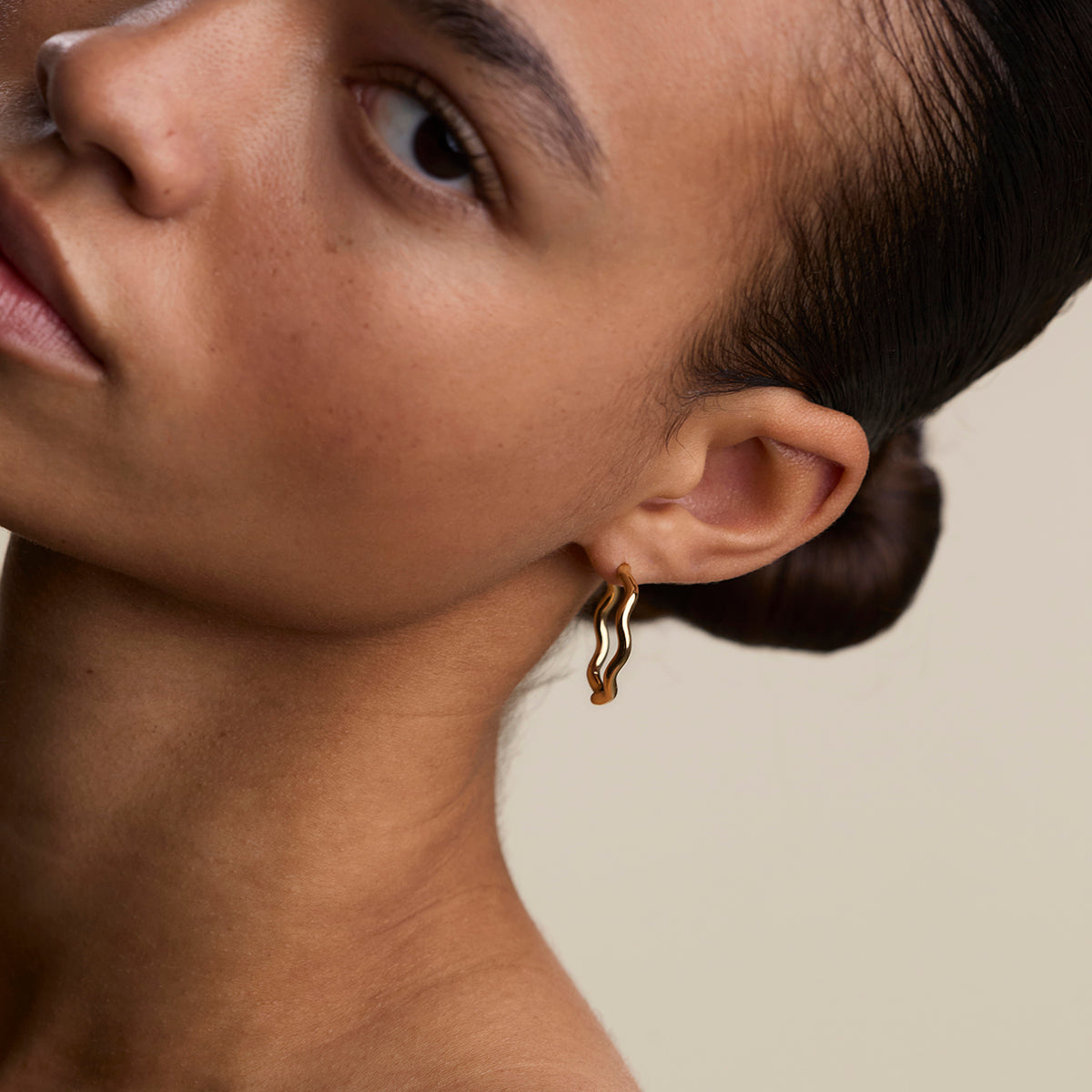 Scalloped Large Hoops in Gold-Astrid &amp; Miyu