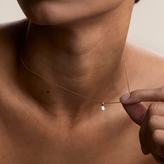 Pearl Pendant Necklace in Gold-Astrid &amp; Miyu