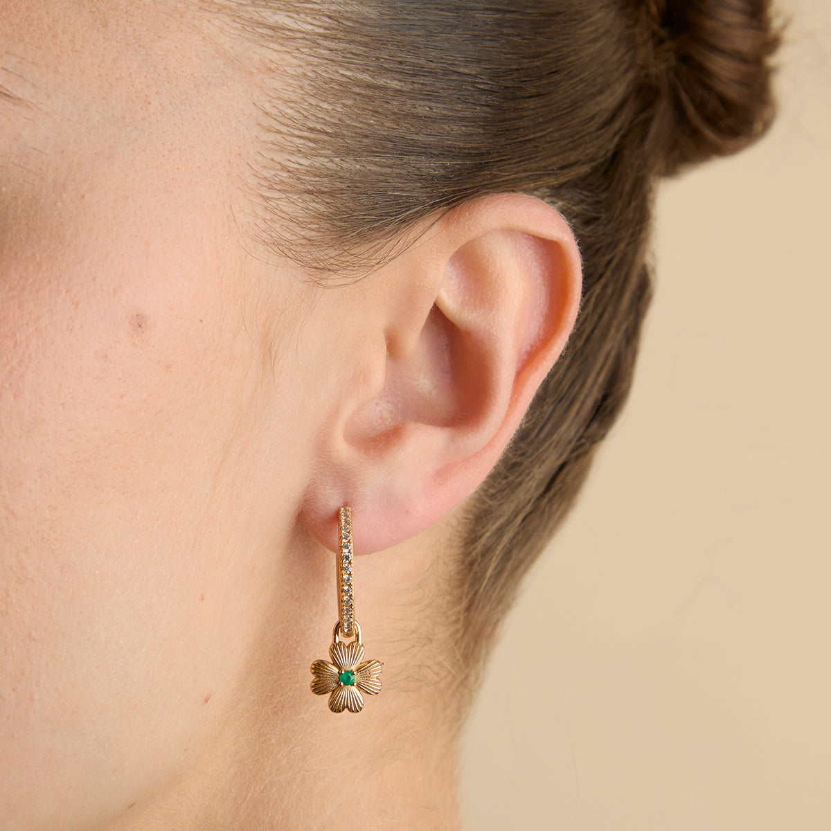Clover Clip Charm in Gold
