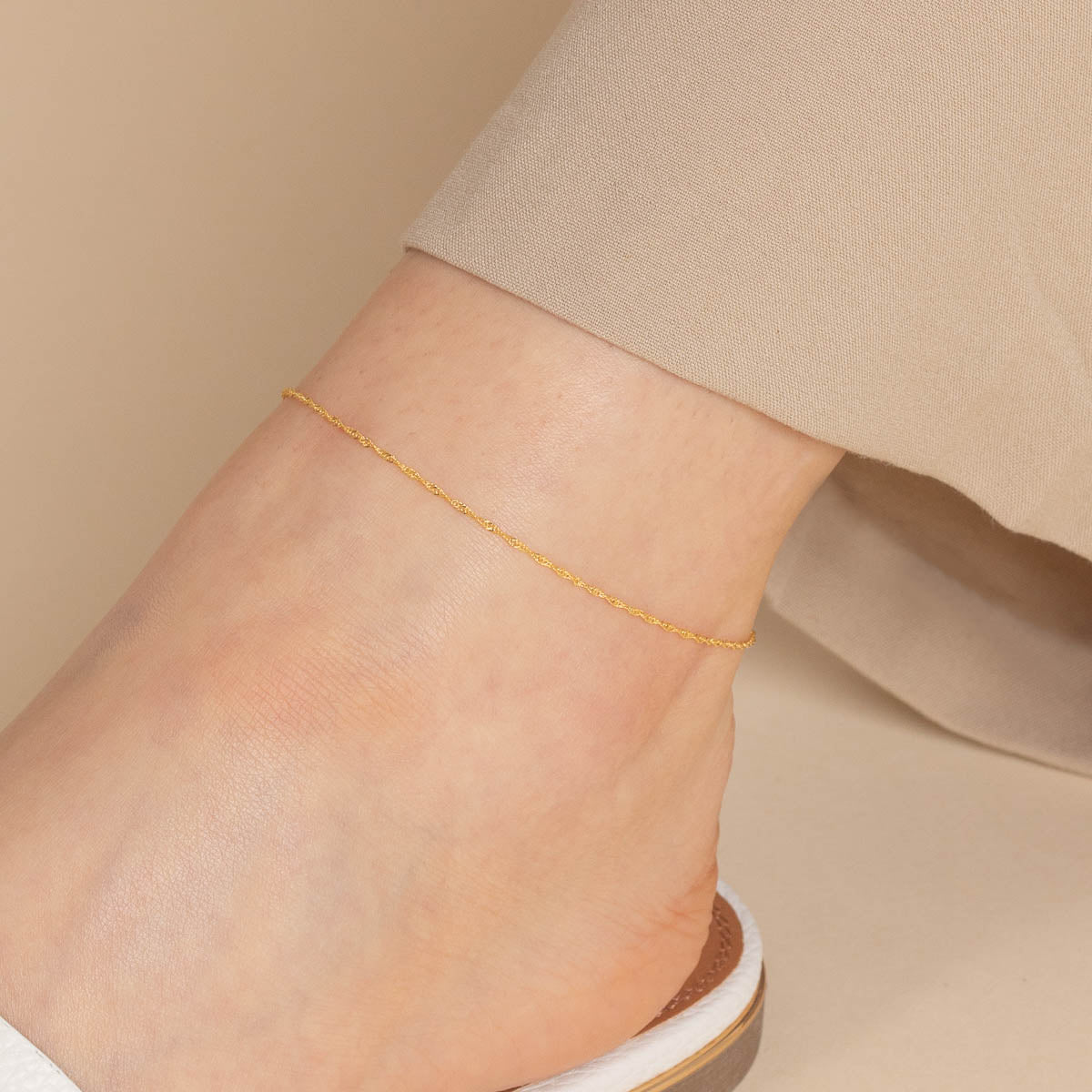 Anklets - Astrid Chain Anklet in Solid Gold - - Astrid &amp; Miyu
