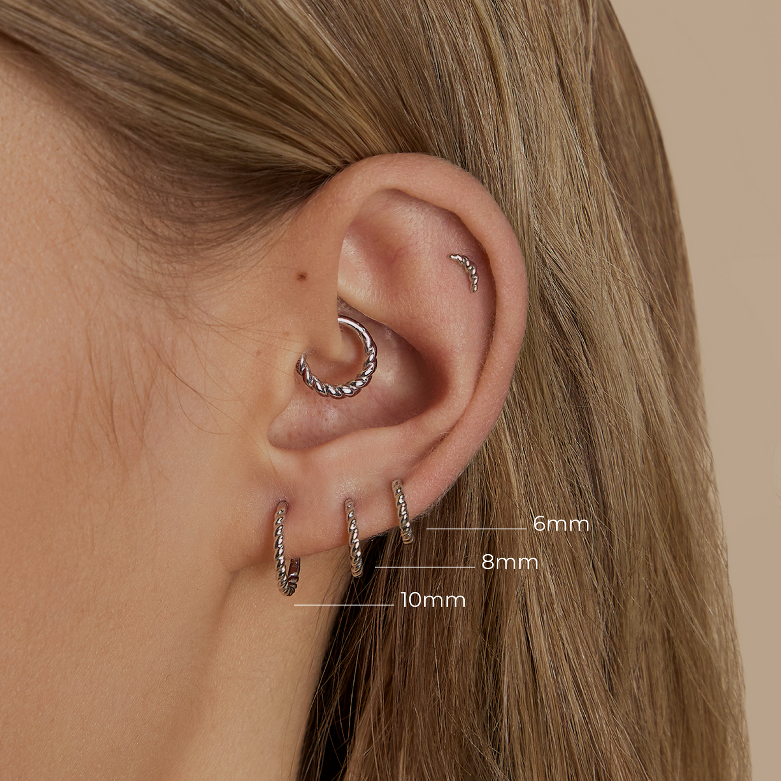 Twisted Rope Seamless Hoop in Solid Gold