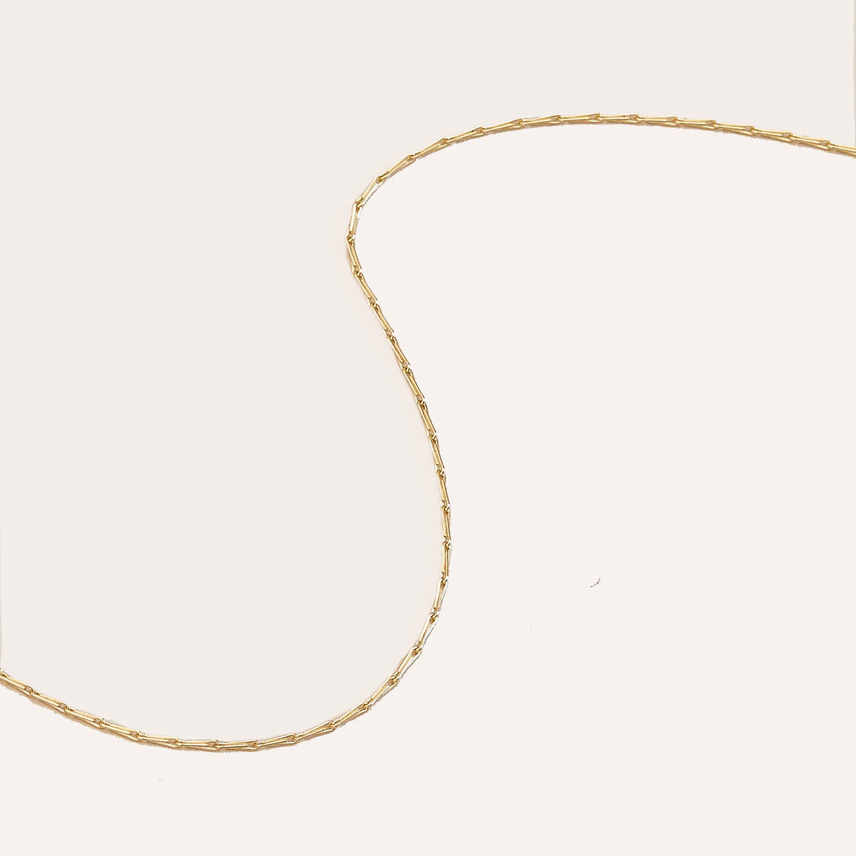 Gold Necklaces - Marylebone Chain Necklace in Solid Gold - - Astrid &amp; Miyu