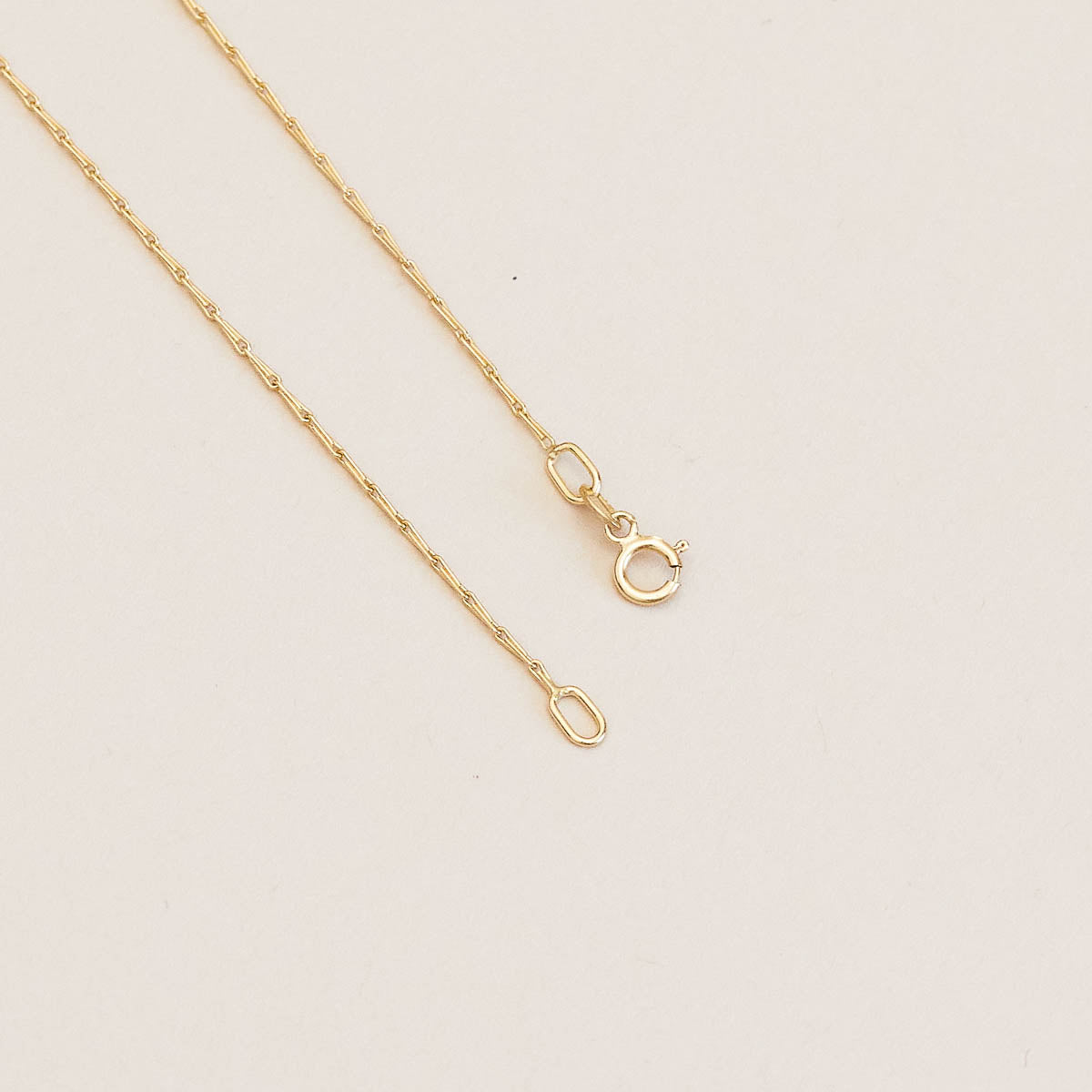 Gold Necklaces - Marylebone Chain Necklace in Solid Gold - - Astrid &amp; Miyu