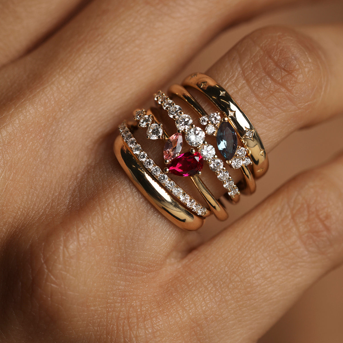 Astrid et Miyu Milestone Ring in Solid Gold