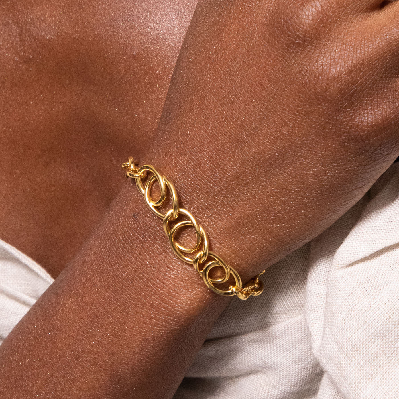Orbit Chain Bracelet in Gold worn