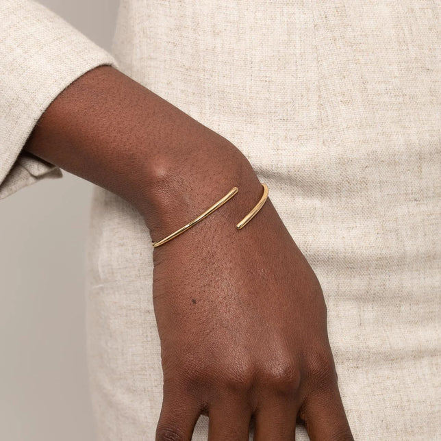 Twist Cuff in Gold worn