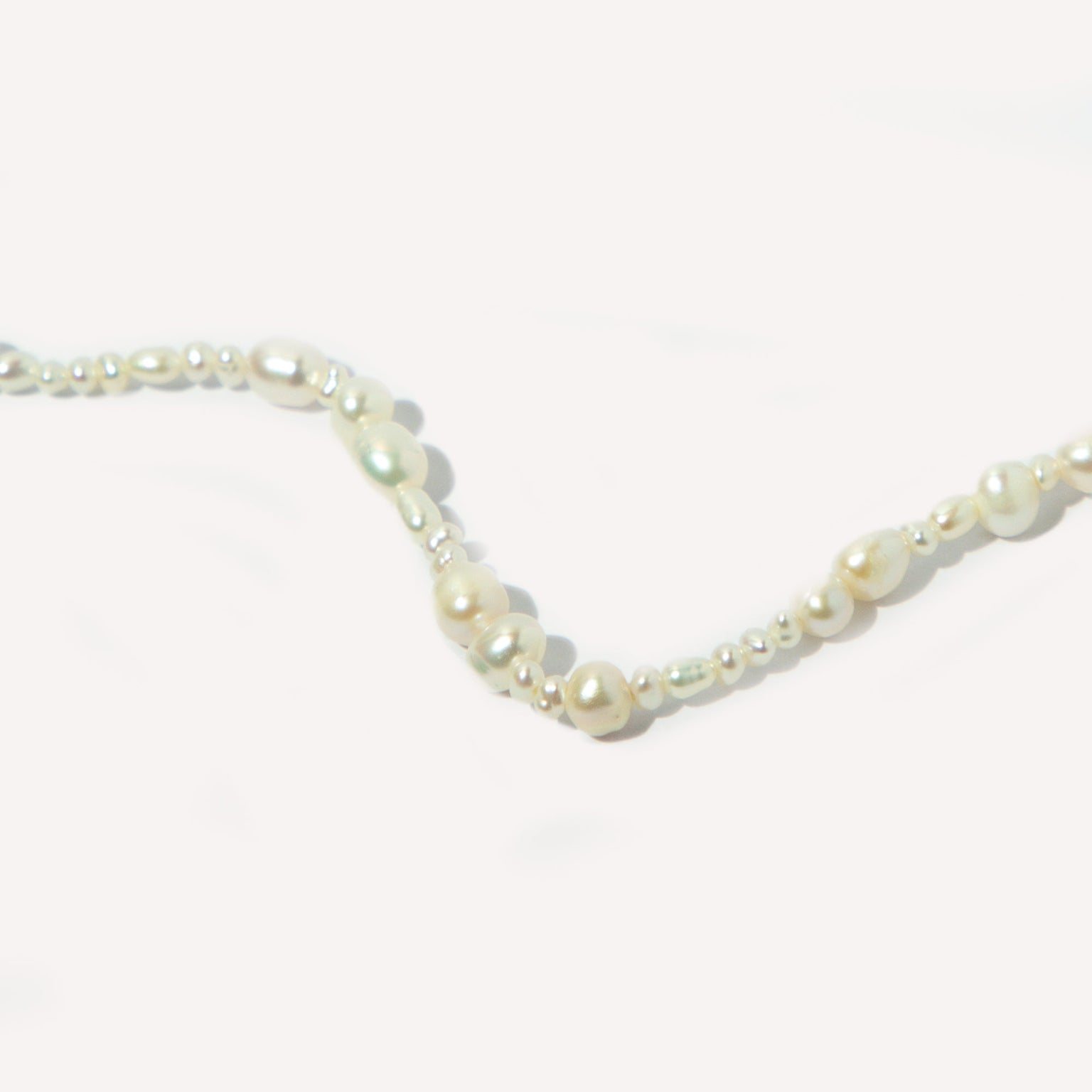 Serenity Pearl Beaded Bracelet in Gold