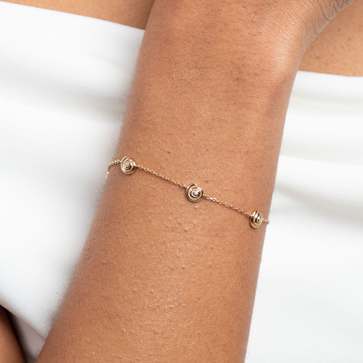 Shell Crystal Charm Bracelet in Gold