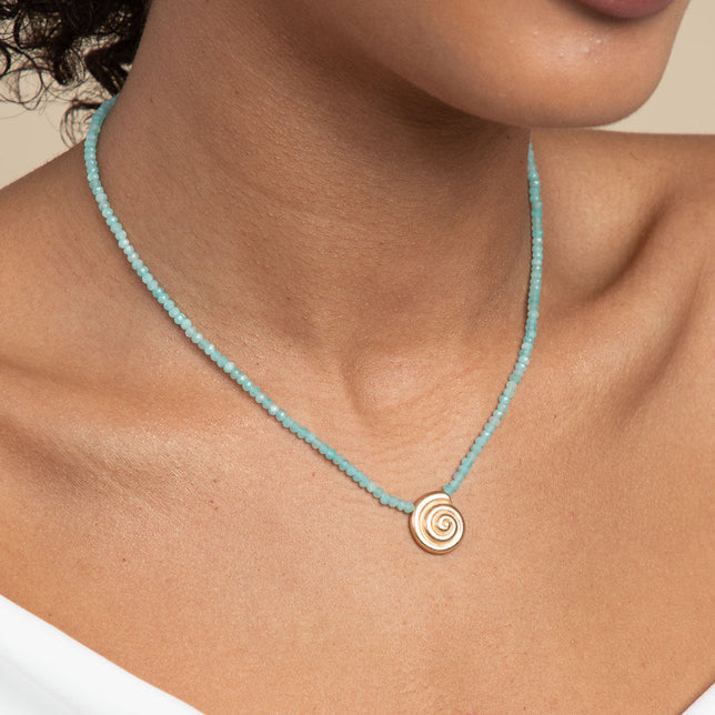 Amazonite Shell Pendant Necklace in Gold