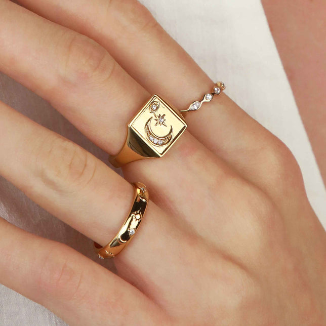 Celestial Signet Ring in Gold