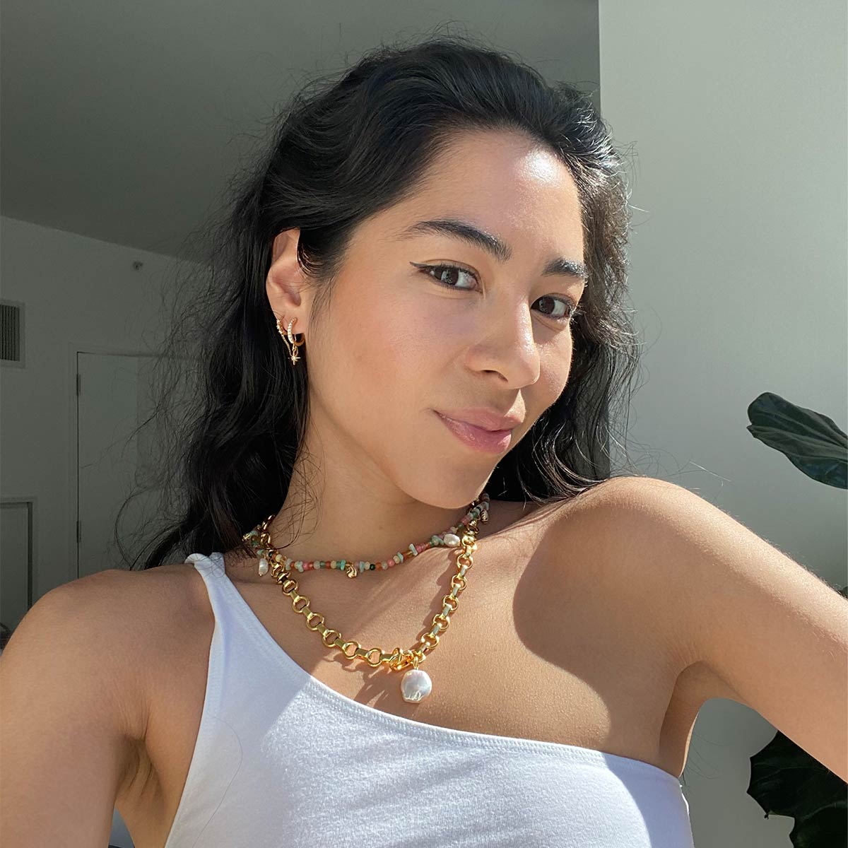 Serenity Pearl Link Chain Necklace in Gold worn by Emily Chussy