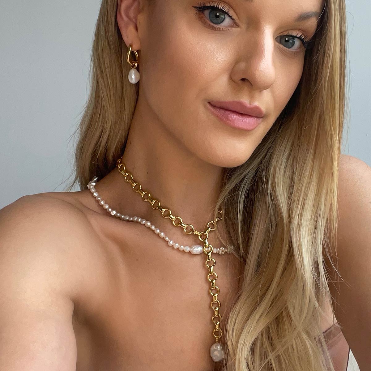 Serenity Pearl Link Chain Necklace in Gold worn by Katie Klinefelter