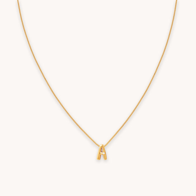 A Initial Pendant Necklace in Gold