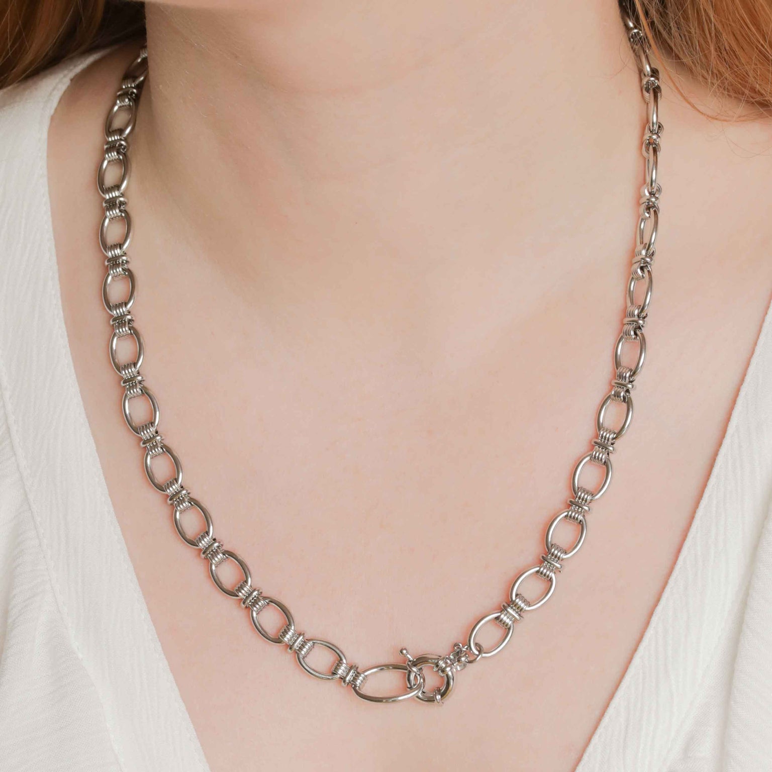 Ribbed Link Chain Necklace in Silver